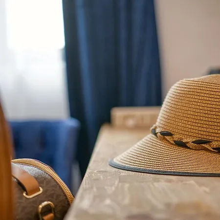 Ξενοδοχείο με διαμερίσματα Mascot Boutique